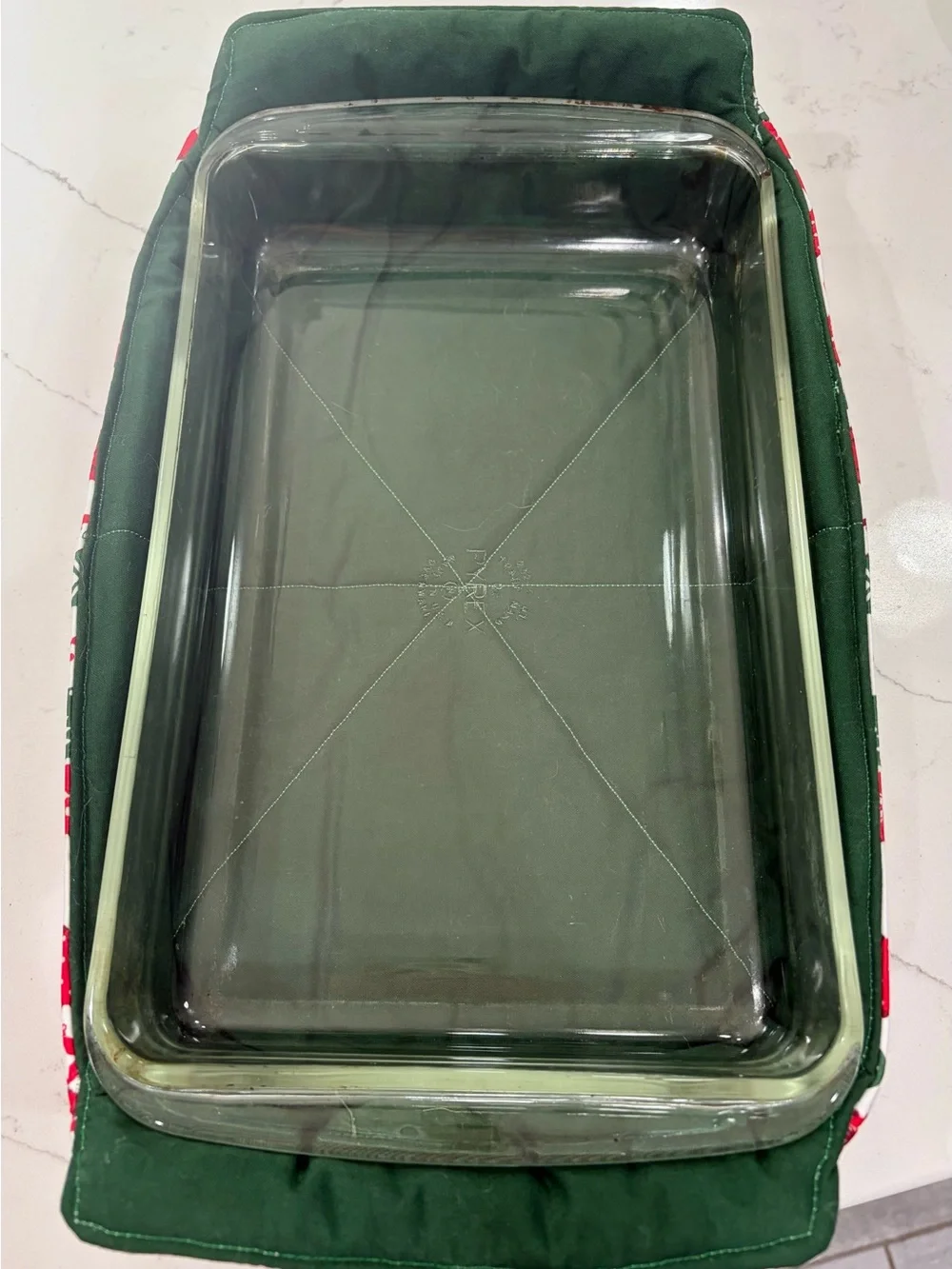 Holiday Baking Dish Cozy with Festive Red & Green Kitchen Linen